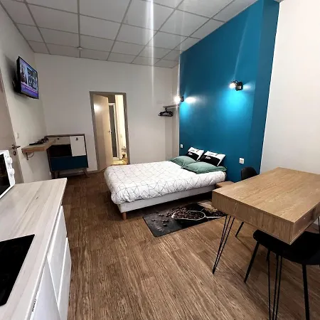 Beau Dans Rue Au Calme En Centre De Proche De La Gare * Niort