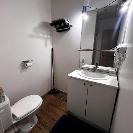 Beau 1 Dans Rue Au Calme En Centre De Proche De La Gare Apartment *