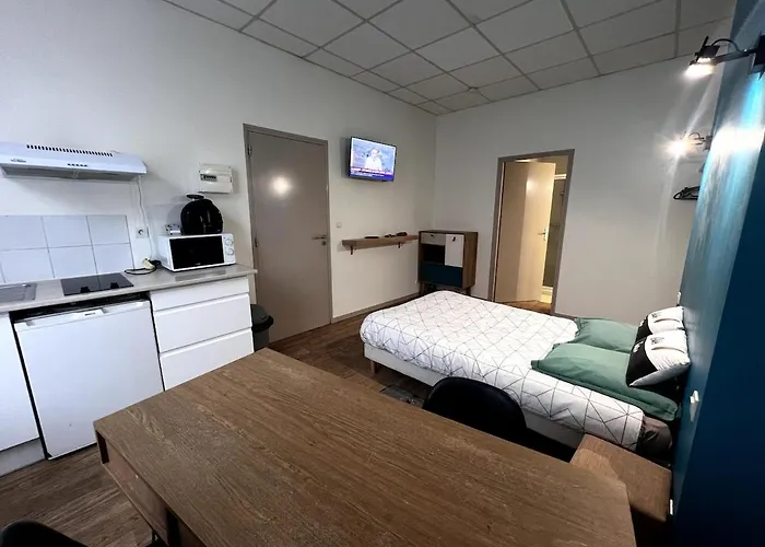 Appartement Beau Dans Rue Au Calme En Centre De Proche De La Gare Niort